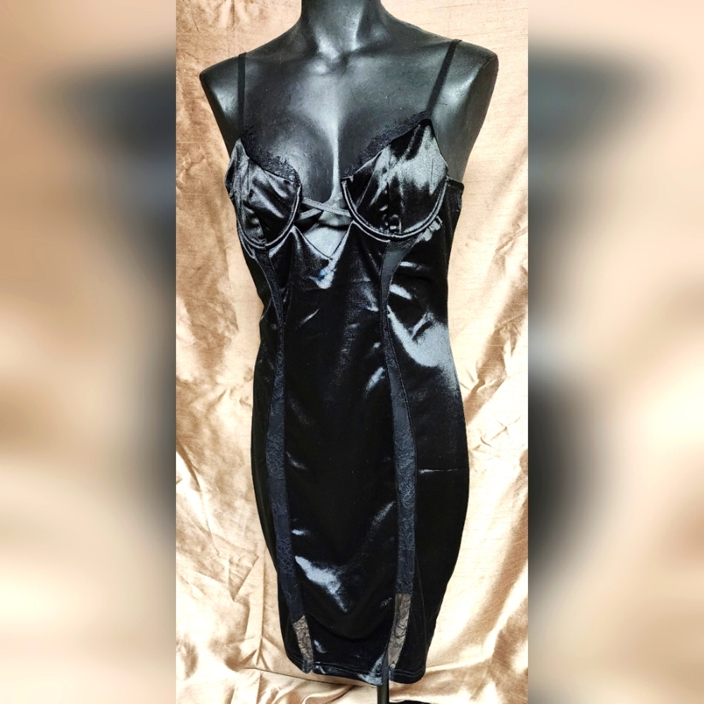 Boutique My Boo satin bodycon dress. Sz 3X. Fits sz 16.